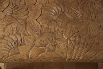 中古　伝統工芸　日光彫り　あふれるような草花の彫りが華やかなサイドテーブル(花台、飾り台)(R-059960)