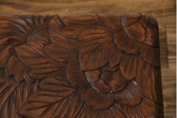 中古　伝統工芸　日光彫り　あふれるような草花の彫りが華やかな座卓(サイドテーブル、センターテーブル、花台)(R-059961)