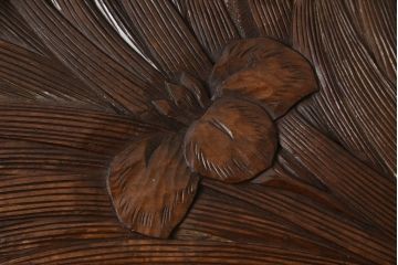 中古　伝統工芸　日光彫り　あふれるような草花の彫りが華やかな座卓(サイドテーブル、センターテーブル、花台)(R-059961)