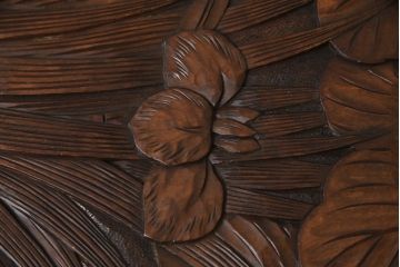 中古　伝統工芸　日光彫り　あふれるような草花の彫りが華やかな座卓(サイドテーブル、センターテーブル、花台)(R-059961)