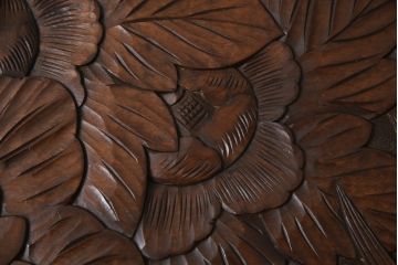 中古　伝統工芸　日光彫り　あふれるような草花の彫りが華やかな座卓(サイドテーブル、センターテーブル、花台)(R-059961)