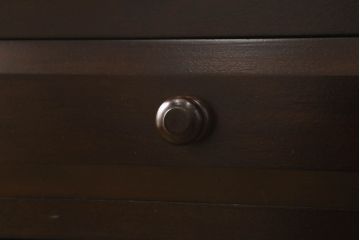 中古　美品　松本民芸家具　立体的なデザインが目を引くA型脇棚(サイドチェスト、引き出し)(定価約13万8千円)(R-059962)