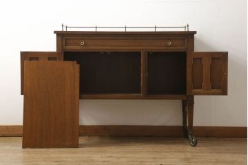中古　DREXEL HERITAGE(ドレクセルヘリテイジ)　Triune(トライユン)　クラシカルな雰囲気が素敵なキャスター付きワゴン(サービス台、サイドボード、サイドキャビネット、サーバー)(R-059963)