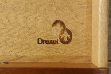 中古　DREXEL HERITAGE(ドレクセルヘリテイジ)　Triune(トライユン)　クラシカルな雰囲気が素敵なキャスター付きワゴン(サービス台、サイドボード、サイドキャビネット、サーバー)(R-059963)