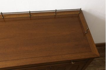 中古　DREXEL HERITAGE(ドレクセルヘリテイジ)　Triune(トライユン)　クラシカルな雰囲気が素敵なキャスター付きワゴン(サービス台、サイドボード、サイドキャビネット、サーバー)(R-059963)
