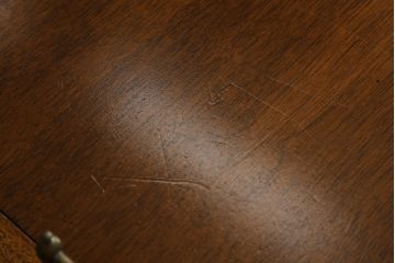 中古　DREXEL HERITAGE(ドレクセルヘリテイジ)　Triune(トライユン)　クラシカルな雰囲気が素敵なキャスター付きワゴン(サービス台、サイドボード、サイドキャビネット、サーバー)(R-059963)