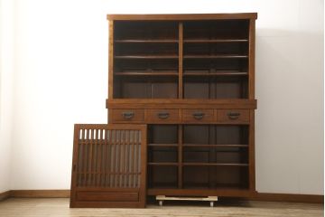 中古　美品　総欅(ケヤキ)材　和モダンな雰囲気を醸し出す二段重ね水屋箪笥(キャビネット、食器棚、戸棚、収納棚、重ね戸棚)(R-059968)