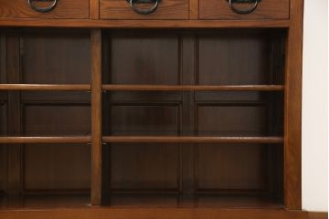 中古　美品　総欅(ケヤキ)材　和モダンな雰囲気を醸し出す二段重ね水屋箪笥(キャビネット、食器棚、戸棚、収納棚、重ね戸棚)(R-059968)