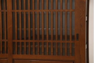 中古　美品　総欅(ケヤキ)材　和モダンな雰囲気を醸し出す水屋箪笥サイドボード(サイドキャビネット、食器棚、戸棚、収納棚)(R-059969)