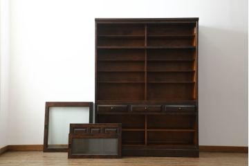 中古　北海道民芸家具　美しい木肌とシックな佇まいが魅力的な重ね戸棚(収納棚、食器棚)(R-059971)
