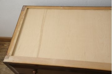 中古　松本民芸家具　天板・脚(台輪)付きリメイク　シックな佇まいが魅力!落ち着きのある空間づくりにおすすめのローチェスト(ローボード、サイドチェスト、引き出し)(R-059972)