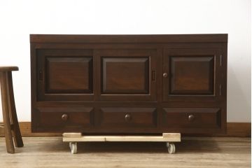 中古　美品　松本民芸家具　脚付きリメイク　和モダンな空間づくりにおすすめのローボード(サイドボード、サイドキャビネット)(R-059974)