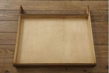 和製ビンテージ　ブランド家具　希少　カリモク家具(karimoku)　コロニアルシリーズ　オーク材　引き手金具や脚のデザインが上品な雰囲気を醸し出すデスク(ヴィンテージ、オールドカリモク、在宅ワーク用、在宅用ワークデスク、オフィスデスク、片袖机)(R-059975)