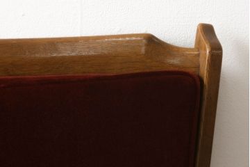 和製ビンテージ　ブランド家具　希少　カリモク家具(karimoku)　落ち着いた色味の赤い座面が目を引くキャスター付きの回転椅子(デスクチェア、ヴィンテージ、オールドカリモク、アームチェア、ドクターチェア、イス)(R-059976)