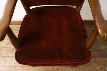 和製ビンテージ　ブランド家具　希少　カリモク家具(karimoku)　落ち着いた色味の赤い座面が目を引くキャスター付きの回転椅子(デスクチェア、ヴィンテージ、オールドカリモク、アームチェア、ドクターチェア、イス)(R-059976)