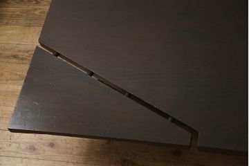 和製ビンテージ 　杉材　天板一枚板　天板や脚のデザインが凝っているコンテンポラリーデザインの座卓(ヴィンテージ、ローテーブル)(R-059982)