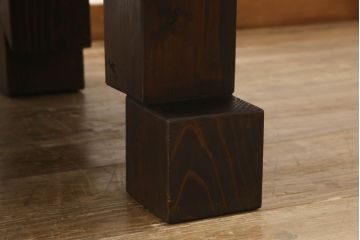 和製ビンテージ 　杉材　天板一枚板　天板や脚のデザインが凝っているコンテンポラリーデザインの座卓(ヴィンテージ、ローテーブル)(R-059982)