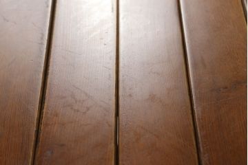 中古　レア　高級輸入家具　ドイツ　重厚で見た目よりしっかり!　自然の木材の形をそのまま活かした丸太テーブル(ダイニングテーブル、丸テーブル、ラウンドテーブル、木製テーブル)(R-059983)