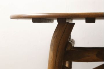 中古　レア　高級輸入家具　ドイツ　重厚で見た目よりしっかり!　自然の木材の形をそのまま活かした丸太テーブル(ダイニングテーブル、丸テーブル、ラウンドテーブル、木製テーブル)(R-059983)