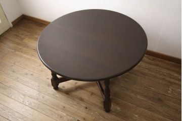 中古　美品　特注品　松本民芸家具　クラシカルな雰囲気が漂うE型ラウンドテーブル(丸テーブル、ダイニングテーブル、2人掛け)(R-059984)