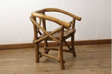 中古　レア　高級輸入家具　ドイツ　重厚で見た目よりしっかり!　自然の木材の形をそのまま活かした丸太チェア(丸太イス、木製チェア、ダイニングチェア、アームチェア、板座チェア、椅子)(R-060012)