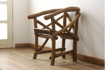 中古　レア　高級輸入家具　ドイツ　重厚で見た目よりしっかり!　自然の木材の形をそのまま活かした丸太チェア(丸太イス、木製チェア、ダイニングチェア、アームチェア、板座チェア、椅子)(R-060012)