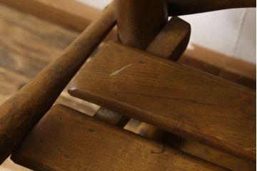 中古　レア　高級輸入家具　ドイツ　重厚で見た目よりしっかり!　自然の木材の形をそのまま活かした丸太チェア(丸太イス、木製チェア、ダイニングチェア、アームチェア、板座チェア、椅子)(R-060012)