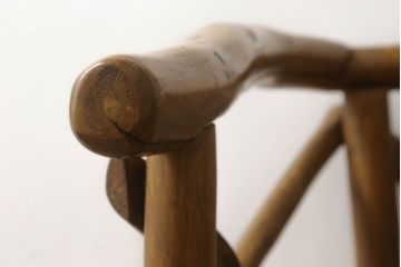 中古　レア　高級輸入家具　ドイツ　重厚で見た目よりしっかり!　自然の木材の形をそのまま活かした丸太チェア(丸太イス、木製チェア、ダイニングチェア、アームチェア、板座チェア、椅子)(R-060012)