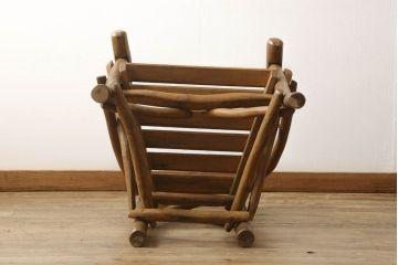 中古　レア　高級輸入家具　ドイツ　重厚で見た目よりしっかり!　自然の木材の形をそのまま活かした丸太チェア(丸太イス、木製チェア、ダイニングチェア、アームチェア、板座チェア、椅子)(R-060012)