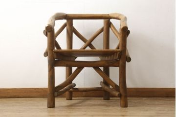 中古　レア　高級輸入家具　ドイツ　重厚で見た目よりしっかり!　自然の木材の形をそのまま活かした丸太チェア(丸太イス、木製チェア、ダイニングチェア、アームチェア、板座チェア、椅子)(R-060013)