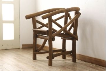 中古　レア　高級輸入家具　ドイツ　重厚で見た目よりしっかり!　自然の木材の形をそのまま活かした丸太チェア(丸太イス、木製チェア、ダイニングチェア、アームチェア、板座チェア、椅子)(R-060013)