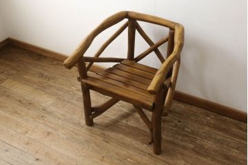 中古　レア　高級輸入家具　ドイツ　重厚で見た目よりしっかり!　自然の木材の形をそのまま活かした丸太チェア(丸太イス、木製チェア、ダイニングチェア、アームチェア、板座チェア、椅子)(R-060013)