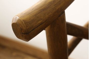 中古　レア　高級輸入家具　ドイツ　重厚で見た目よりしっかり!　自然の木材の形をそのまま活かした丸太チェア(丸太イス、木製チェア、ダイニングチェア、アームチェア、板座チェア、椅子)(R-060013)