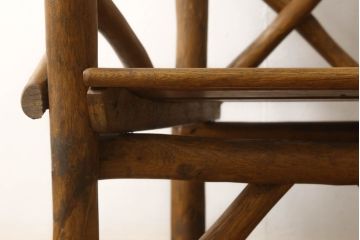 中古　レア　高級輸入家具　ドイツ　重厚で見た目よりしっかり!　自然の木材の形をそのまま活かした丸太チェア(丸太イス、木製チェア、ダイニングチェア、アームチェア、板座チェア、椅子)(R-060013)