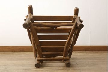 中古　レア　高級輸入家具　ドイツ　重厚で見た目よりしっかり!　自然の木材の形をそのまま活かした丸太チェア(丸太イス、木製チェア、ダイニングチェア、アームチェア、板座チェア、椅子)(R-060013)