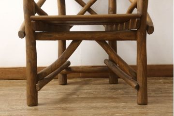 中古　レア　高級輸入家具　ドイツ　重厚で見た目よりしっかり!　自然の木材の形をそのまま活かした丸太チェア(丸太イス、木製チェア、ダイニングチェア、アームチェア、板座チェア、椅子)(R-060014)