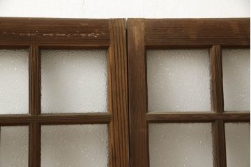 和製アンティーク　木枠のデザインが昭和な雰囲気を醸し出すガラス窓2枚セット(ガラス戸、引き戸、建具)(R-060027)