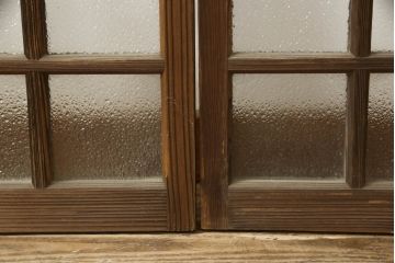 和製アンティーク　木枠のデザインが昭和な雰囲気を醸し出すガラス窓2枚セット(ガラス戸、引き戸、建具)(R-060027)