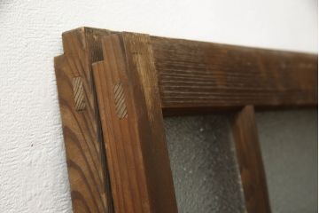 和製アンティーク　木枠のデザインが昭和な雰囲気を醸し出すガラス窓2枚セット(ガラス戸、引き戸、建具)(R-060027)