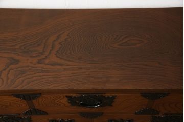中古　美品　伝統民芸家具　岩谷堂箪笥　存在感のある金具が目を惹くサイドボード(サイドチェスト、引き出し、タンス、衣装箪笥、収納箪笥、ローボード、リビングボード、サイドチェスト)(R-060030)
