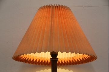 中古　松本民芸家具　和洋折衷の空間におすすめなA型スタンド(シェード、テーブルスタンド、卓上照明、テーブルライト)(R-060032)
