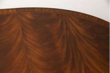 中古　美品　イギリス高級家具　MAITLAND SMITH(メートランドスミス)　天板の杢目と脚先まで凝ったつくりが目を引くダイニングテーブル(エクステンションテーブル、ラウンドテーブル、4人掛け、6人掛け)(定価約100万円)(R-060034)