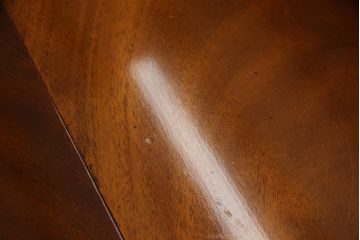 中古　美品　イギリス高級家具　MAITLAND SMITH(メートランドスミス)　天板の杢目と脚先まで凝ったつくりが目を引くダイニングテーブル(エクステンションテーブル、ラウンドテーブル、4人掛け、6人掛け)(定価約100万円)(R-060034)