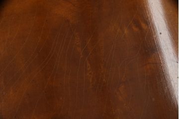 中古　美品　イギリス高級家具　MAITLAND SMITH(メートランドスミス)　天板の杢目と脚先まで凝ったつくりが目を引くダイニングテーブル(エクステンションテーブル、ラウンドテーブル、4人掛け、6人掛け)(定価約100万円)(R-060034)