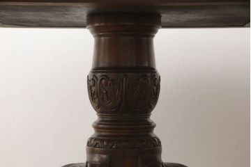 中古　美品　イギリス高級家具　MAITLAND SMITH(メートランドスミス)　天板の杢目と脚先まで凝ったつくりが目を引くダイニングテーブル(エクステンションテーブル、ラウンドテーブル、4人掛け、6人掛け)(定価約100万円)(R-060034)