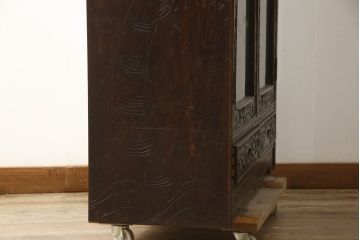 中古　美品　伝統工芸　軽井沢彫り　和モダンな雰囲気漂う本箱(収納棚、戸棚、ブックケース、書棚、飾り棚、キャビネット)(R-060035)