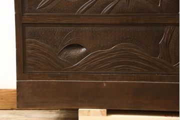 中古　伝統工芸　職人技が光る軽井沢彫りのチェスト(衣装箪笥、和タンス、引き出し)(R-060036)