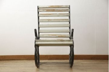 イギリスアンティーク　ペイント仕上げ　鋳物　ディスプレイとしてもおすすめのアイアンロッキングチェア(揺り椅子、イス、アームチェア)(R-060050)