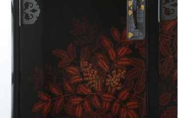 中古　美品　香川漆器　蒟醤(きんま)塗り　美しい艶が魅力!格調高い空間演出に活躍するワードローブ(衣装箪笥、和タンス、キャビネット)(定価推定約140万円)(R-060053)