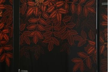 中古　美品　香川漆器　蒟醤(きんま)塗り　美しい艶が魅力!格調高い空間演出に活躍するワードローブ(衣装箪笥、和タンス、キャビネット)(定価推定約140万円)(R-060053)
